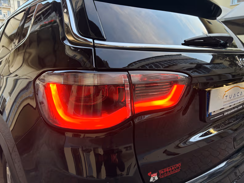 Jeep Compass - 8
