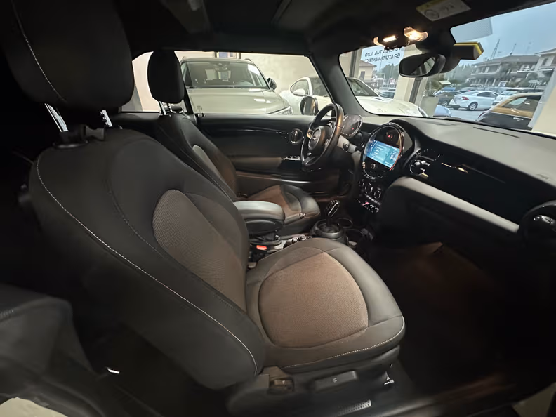 Mini Convertible - 14