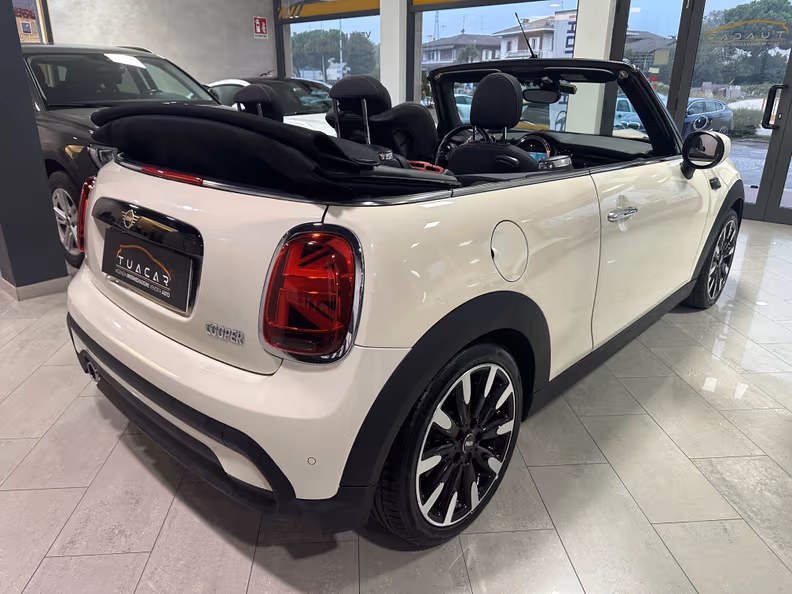 Mini Convertible - 4