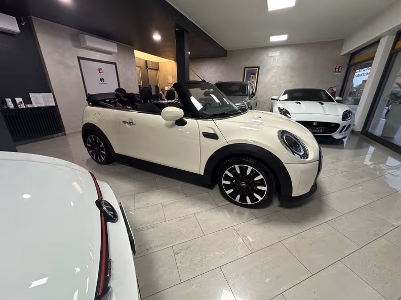 Mini Convertible - 5