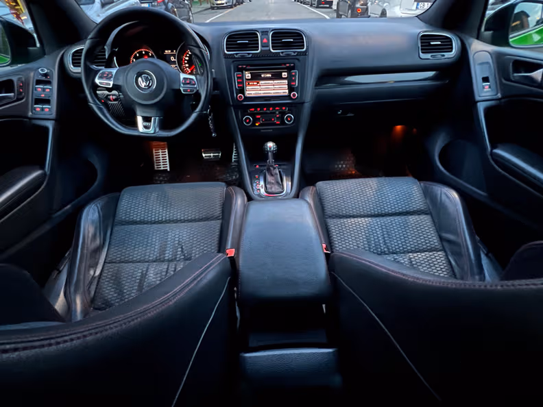 Volkswagen Golf - 12