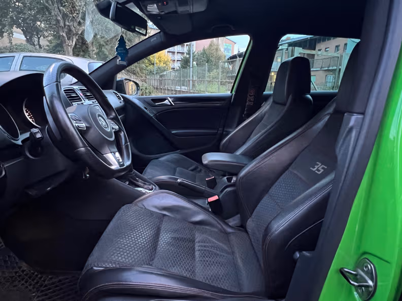 Volkswagen Golf - 17