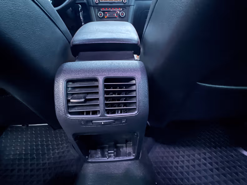 Volkswagen Golf - 27