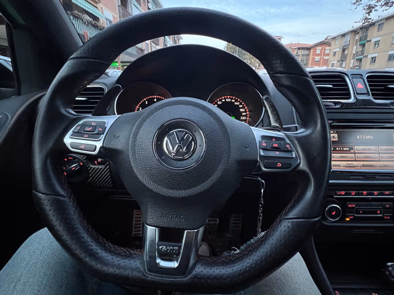 Volkswagen Golf - 13