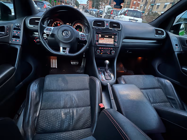 Volkswagen Golf - 11