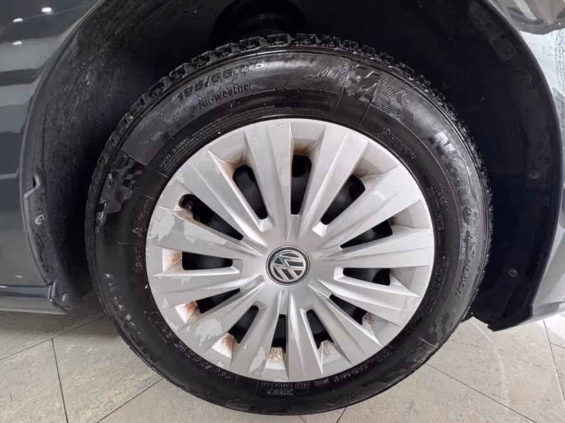 Volkswagen Golf - 14