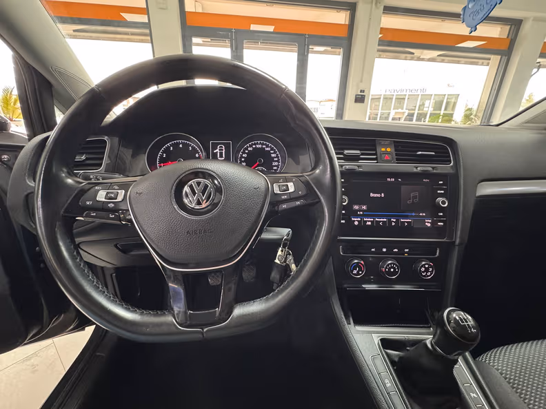 Volkswagen Golf - 7