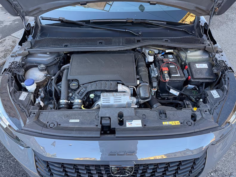 Peugeot 208 - 28
