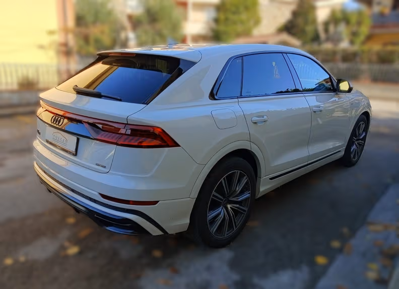 Audi Q8 - 6