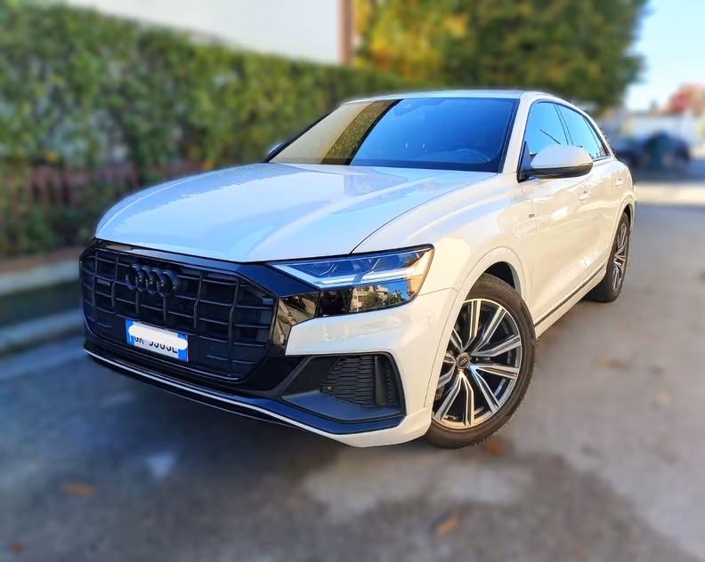 Audi Q8 - 1