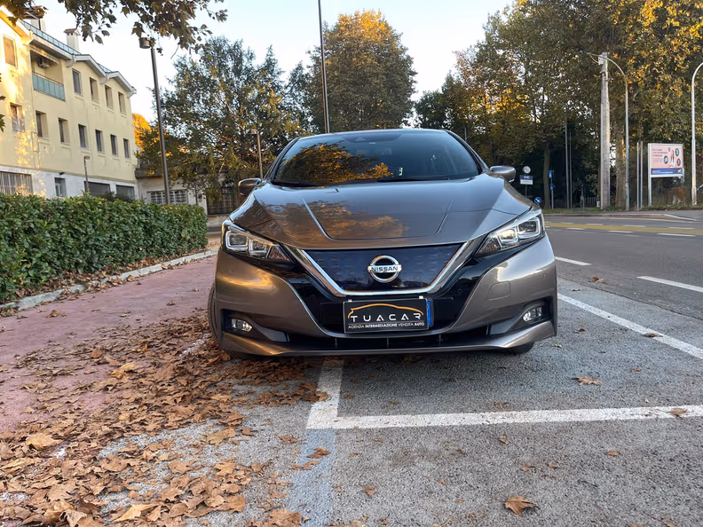 Nissan Leaf - 2