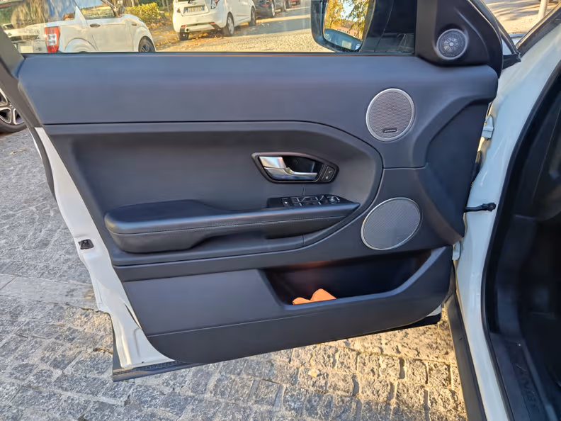 Land Rover Range Rover Evoque - 35