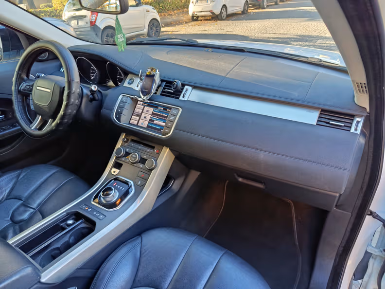 Land Rover Range Rover Evoque - 22