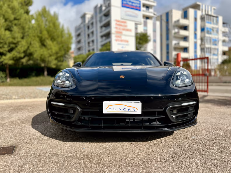 Porsche Panamera - 4