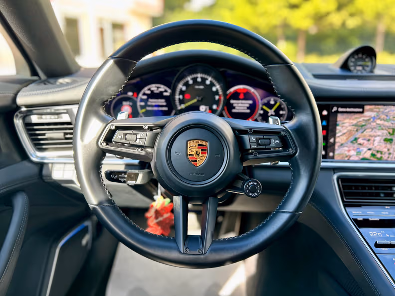Porsche Panamera - 15