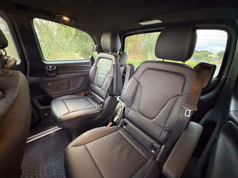 Mercedes-Benz V-Class - 28