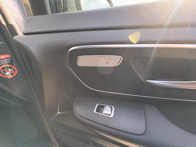 Mercedes-Benz V-Class - 38