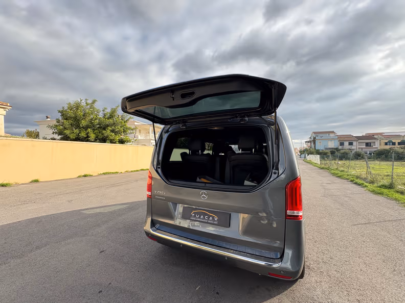 Mercedes-Benz V-Class - 30