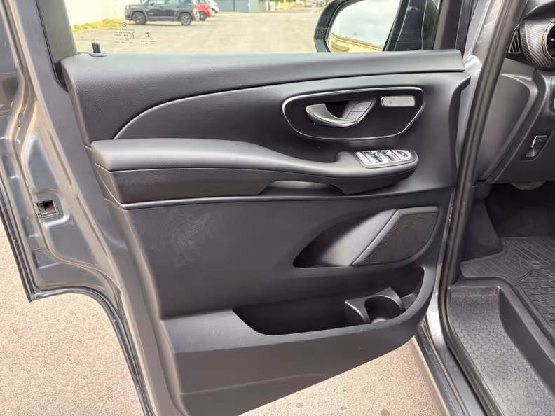 Mercedes-Benz V-Class - 12