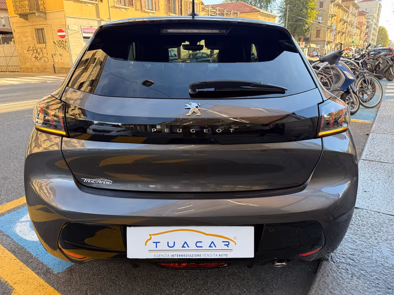Peugeot 208 - 6