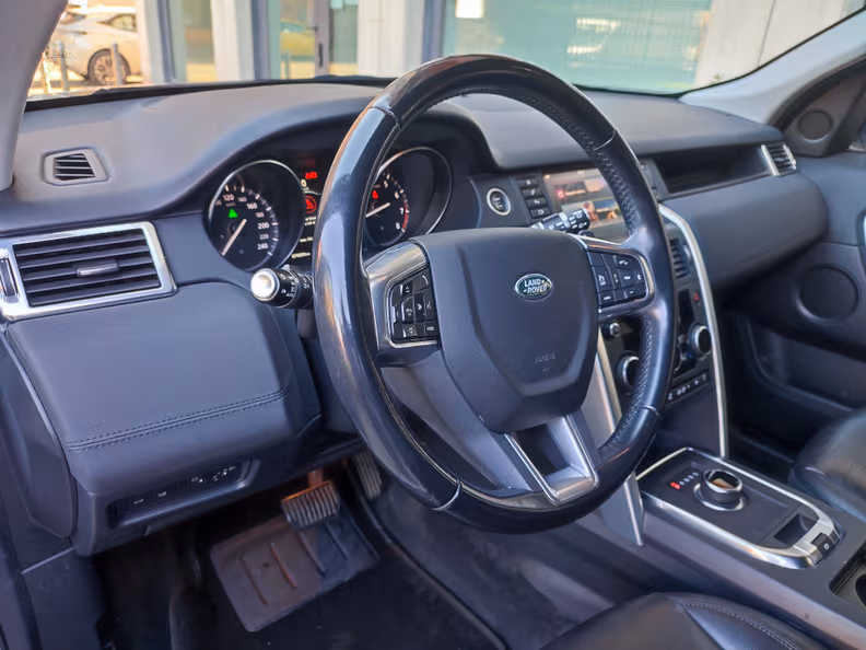 Land Rover Discovery Sport - 11