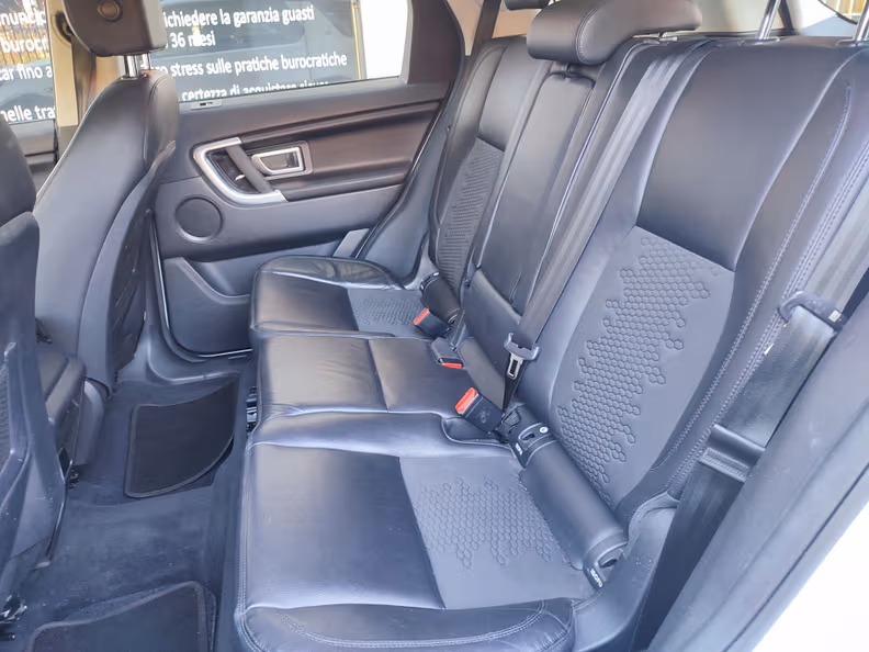 Land Rover Discovery Sport - 10