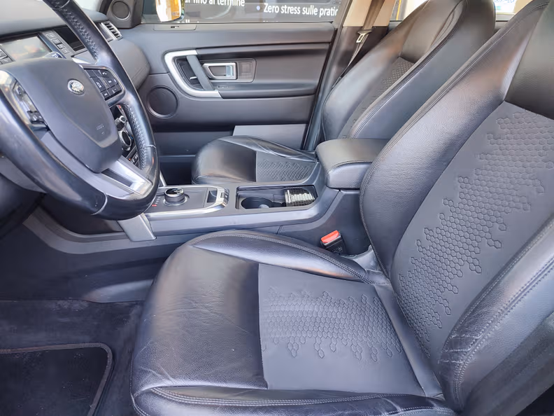 Land Rover Discovery Sport - 9