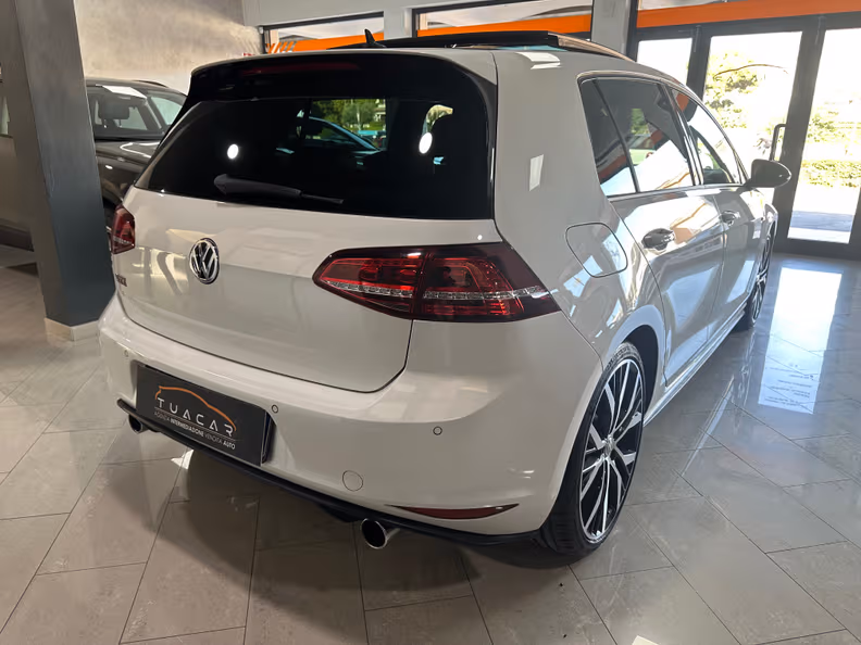 Volkswagen Golf - 4