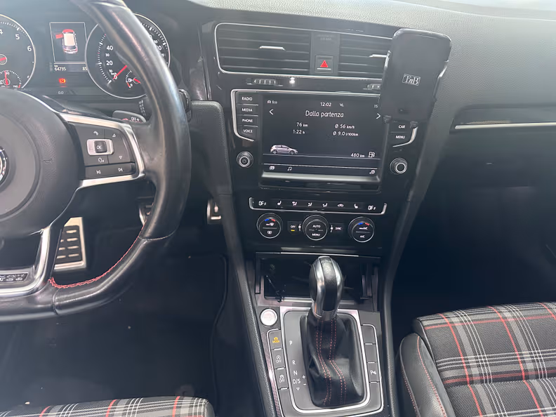 Volkswagen Golf - 12