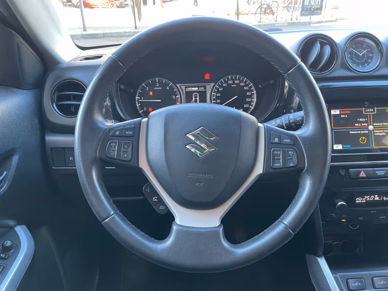 Suzuki Vitara / e Vitara - 28