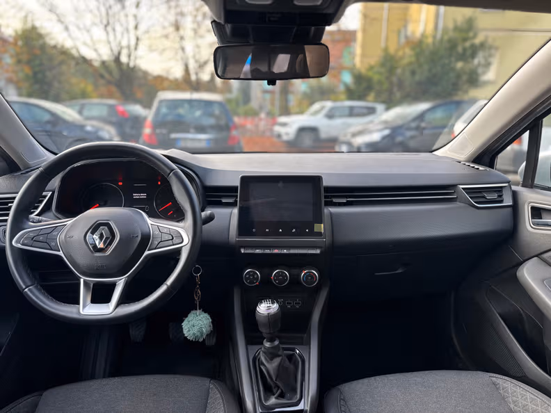 Renault Clio - 23