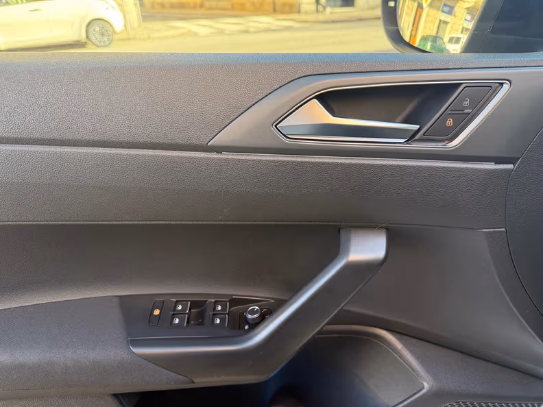 Volkswagen Taigo - 33