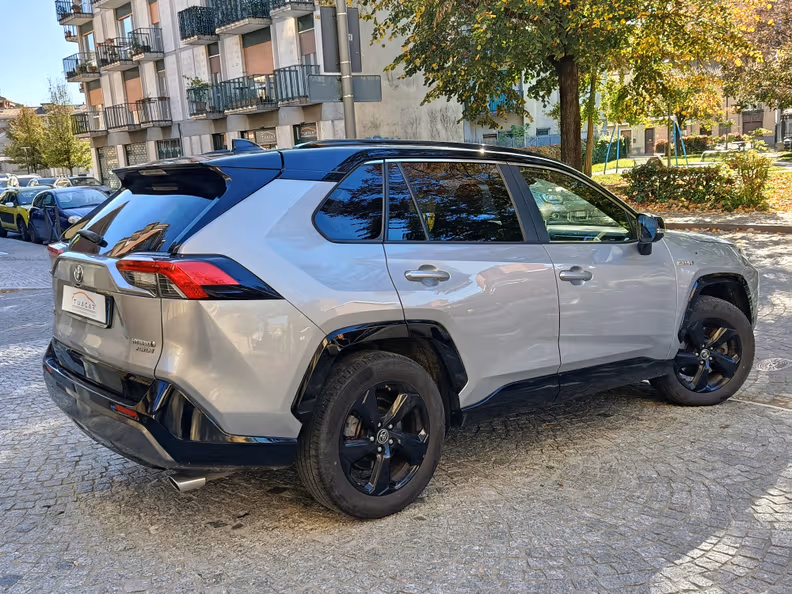 Toyota RAV4 - 5