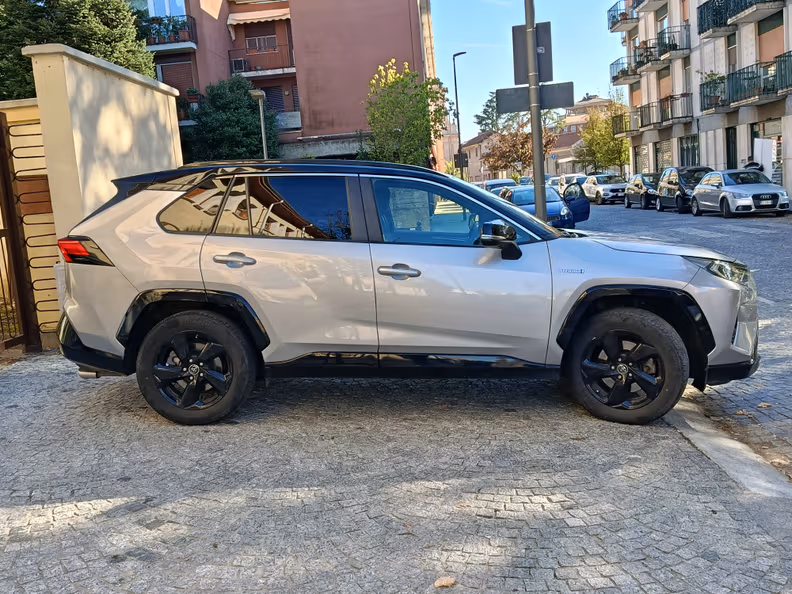 Toyota RAV4 - 4
