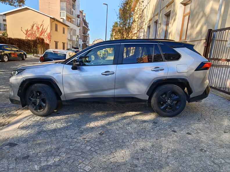 Toyota RAV4 - 8