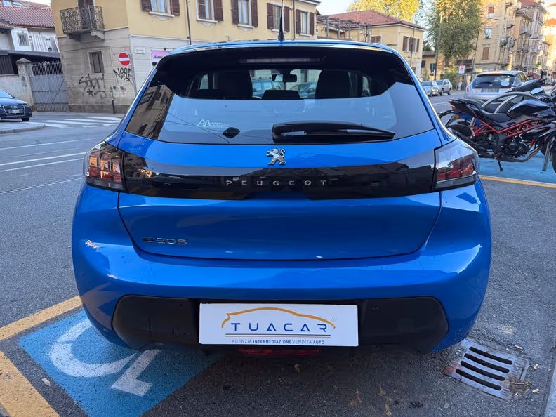 Peugeot 208 - 6