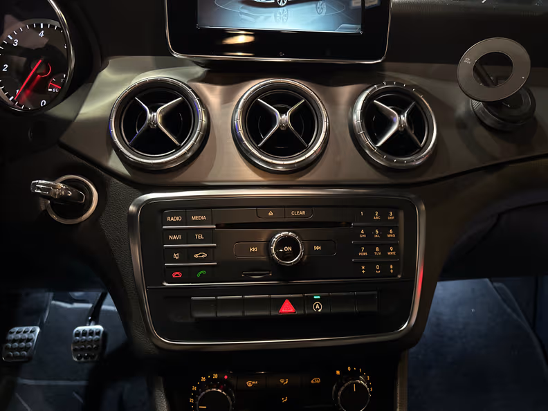 Mercedes-Benz CLA-Class - 12