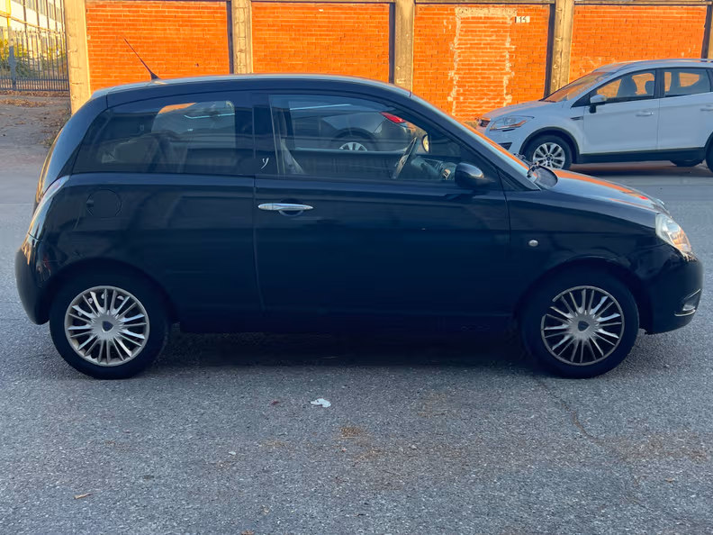 Lancia Ypsilon - 4