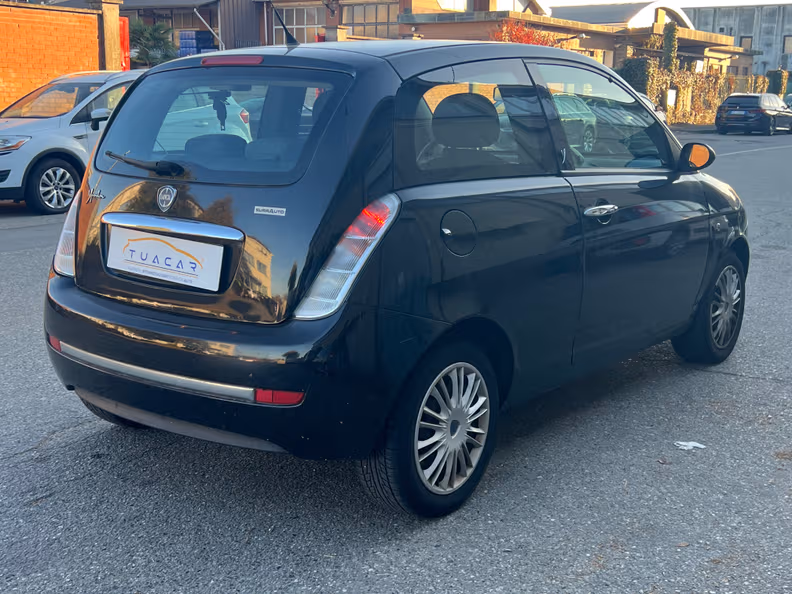 Lancia Ypsilon - 5