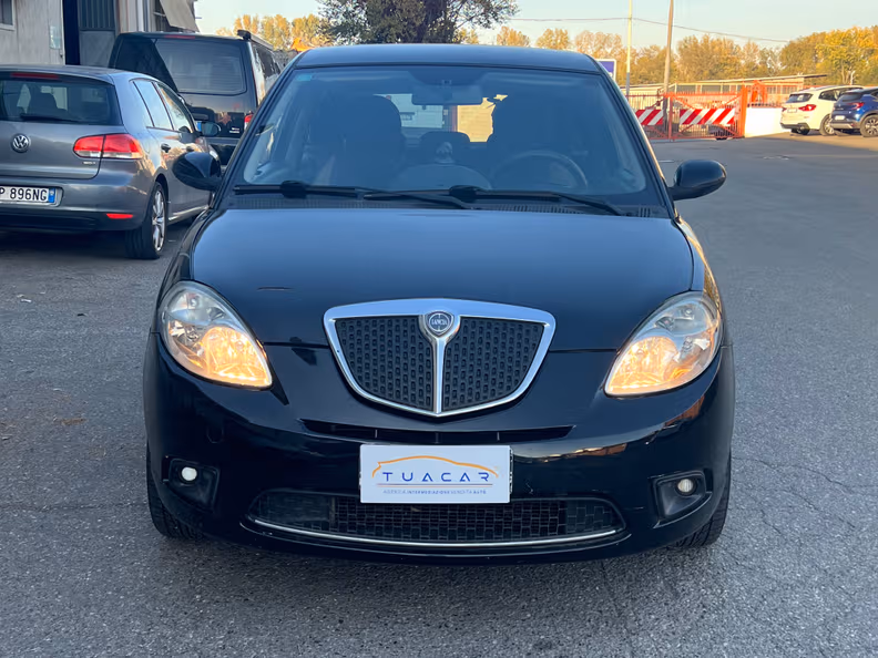 Lancia Ypsilon - 2