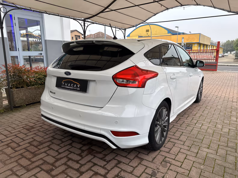 Ford Focus - 4