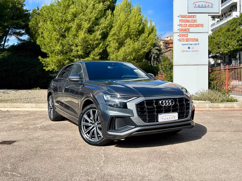 Audi Q8 - 2