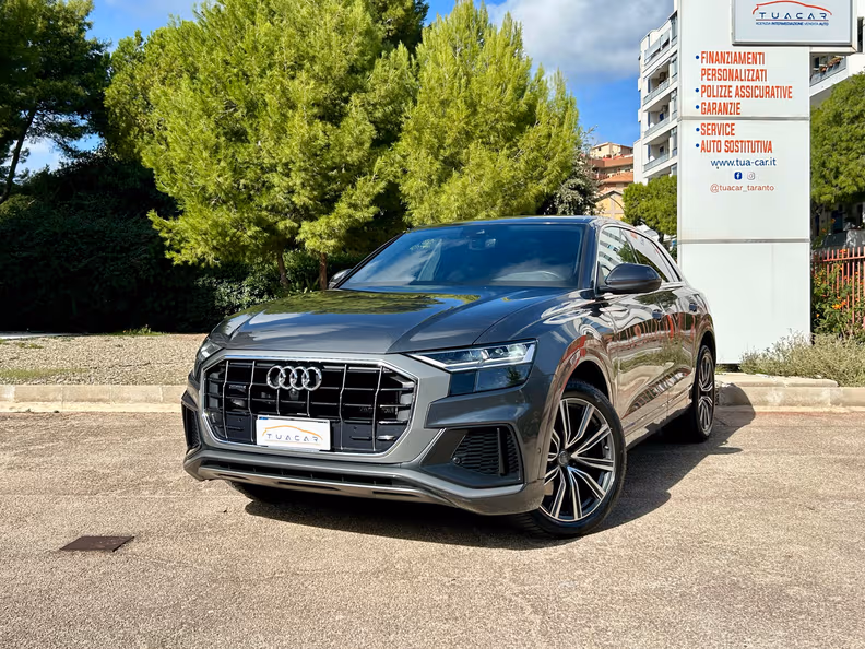 Audi Q8 - 1