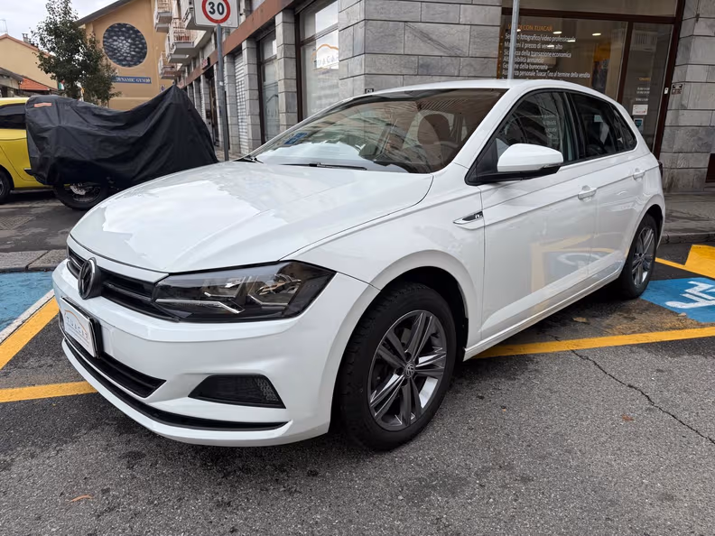 Volkswagen Polo - 1