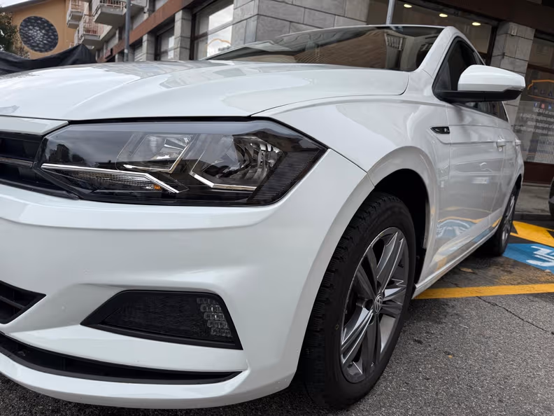 Volkswagen Polo - 2