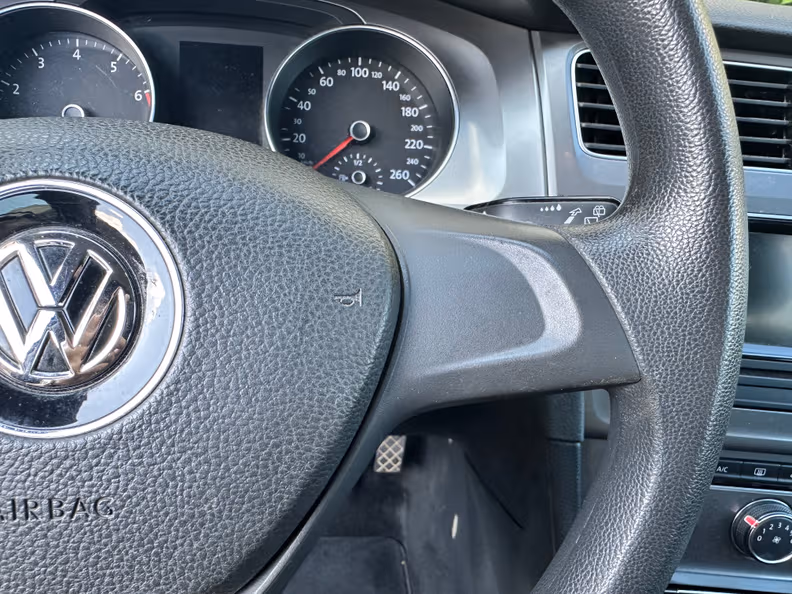 Volkswagen Golf - 12