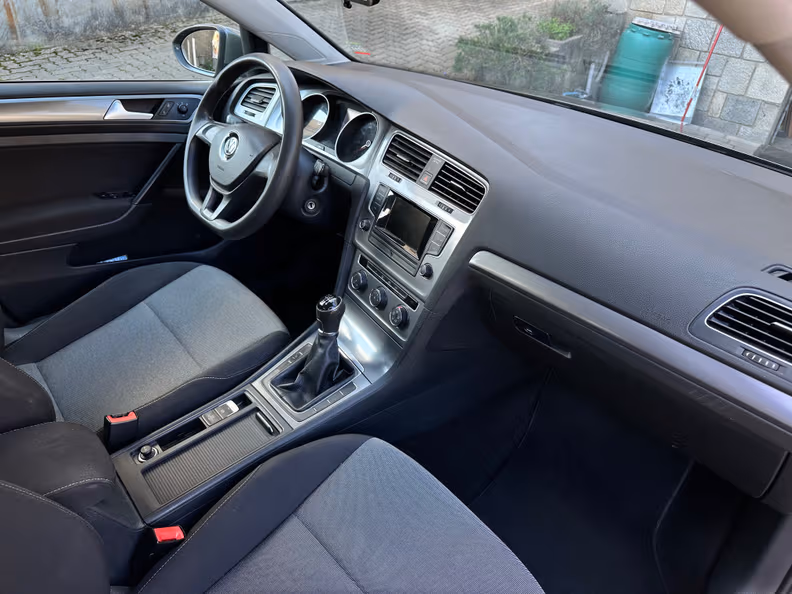 Volkswagen Golf - 14