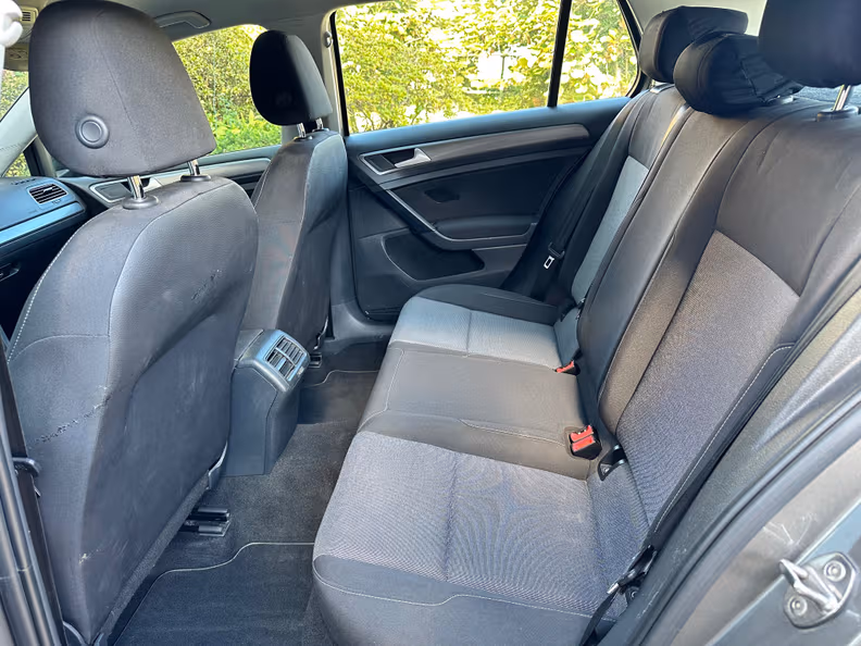 Volkswagen Golf - 34