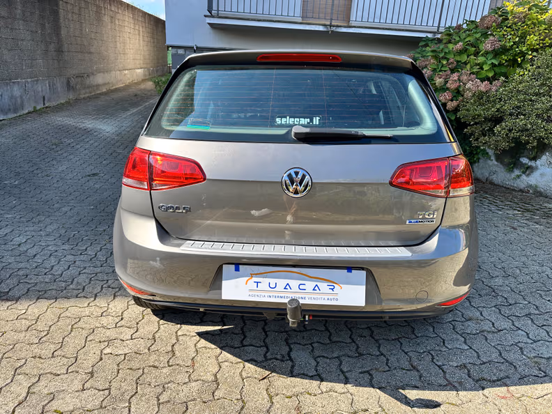 Volkswagen Golf - 5