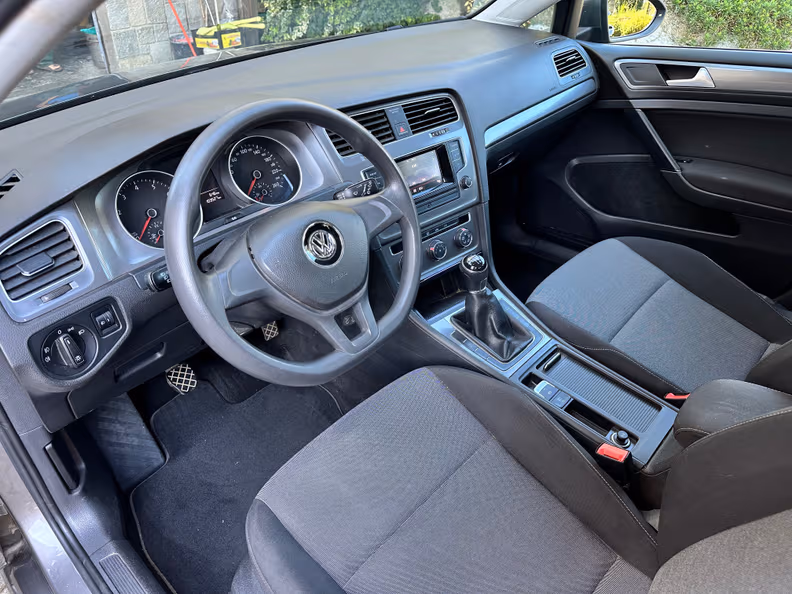 Volkswagen Golf - 8